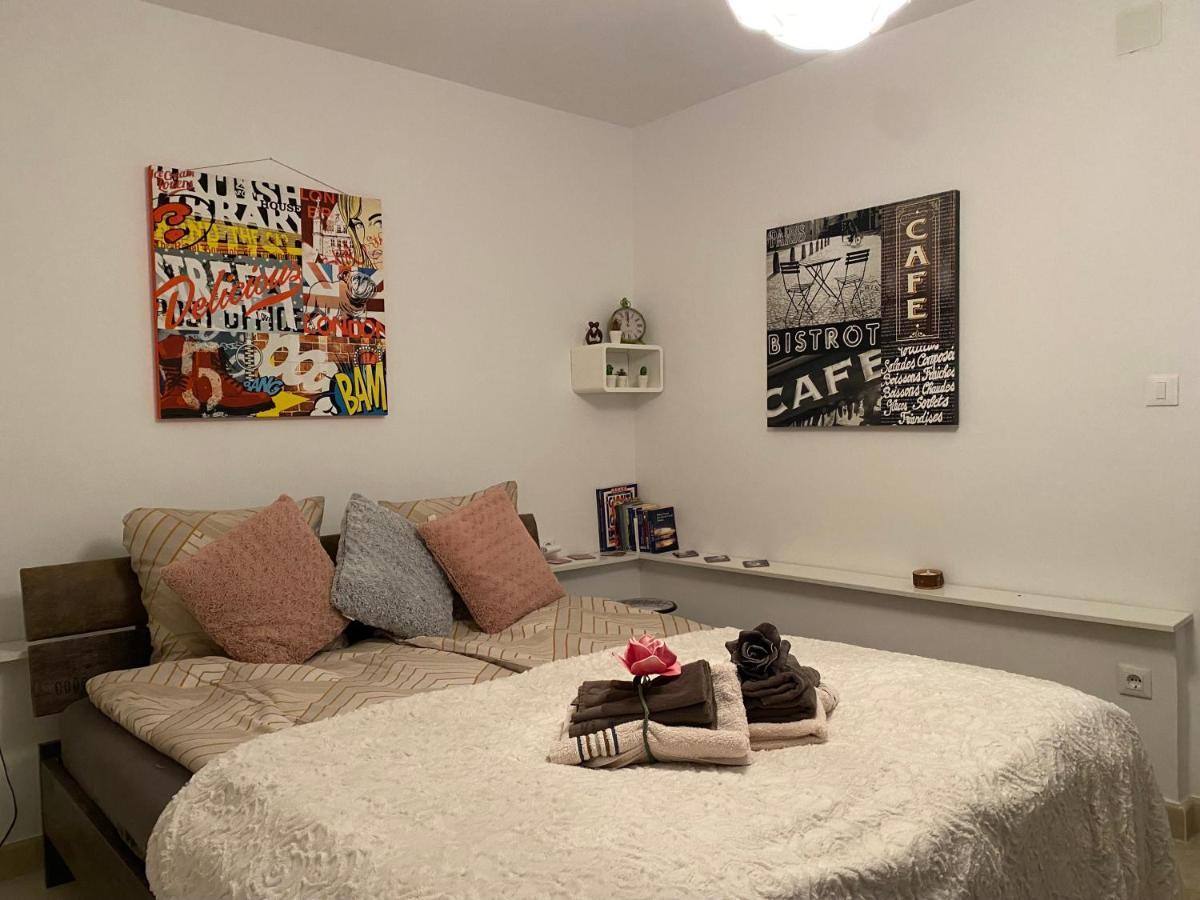 Apartment Paris Njivice Kültér fotó